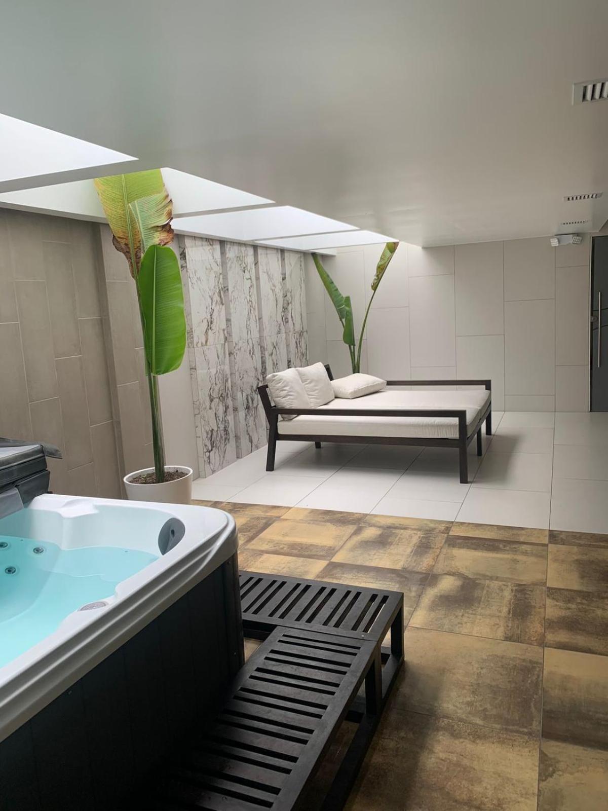 Confort Suite La Carolina Quito Exterior photo